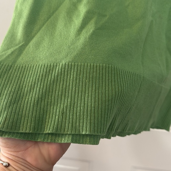 Chicos Silk Blend Sweater Vest Sleeveless Top in Lime Green Workwear Size Small - Picture 6 of 7